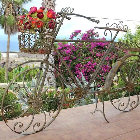 Casa Alhambra Sanjuan Batista Guia de Isora (Tenerife)